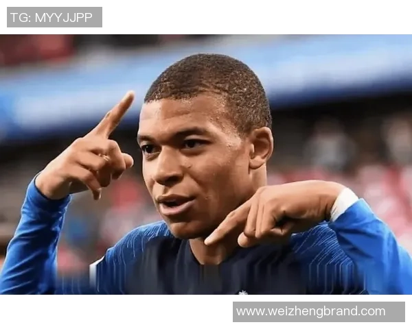 格林足球球星的传奇之路:从青年才俊到全球瞩目的足球巨星 格林足球球星的传奇之路:从青年才俊到全球瞩目的足球巨星